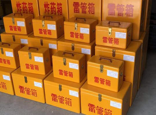 蓬溪玻璃钢雷管箱的使用寿命一般是多少？